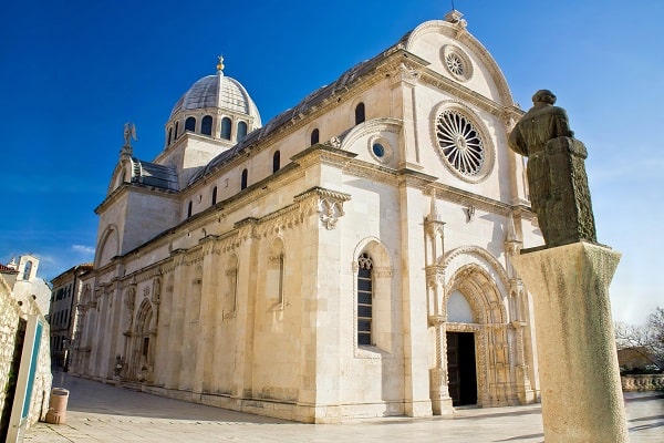 Appartements bon marché Šibenik