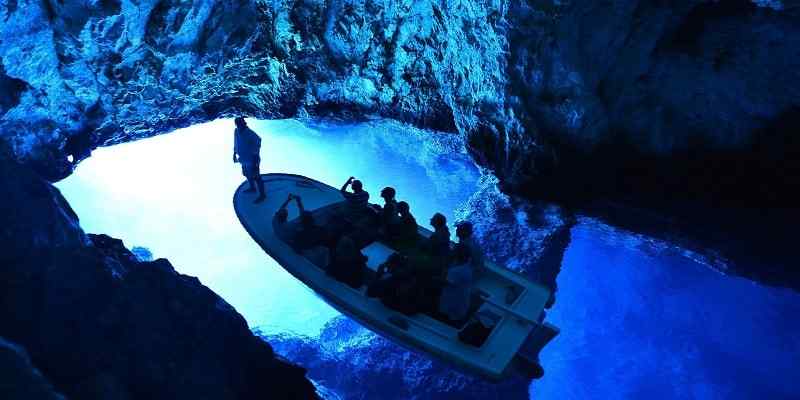 Grotte bleue, île Bisevo