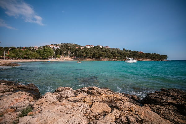 Plage Slanica - Murter, Croatie